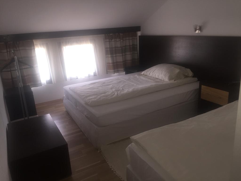 Magyar Golf Club Kisoroszi Bagian luar foto